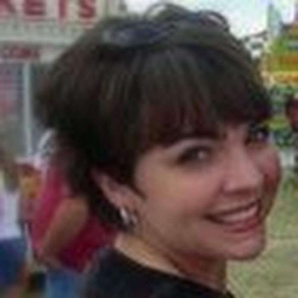 Meet your Posher, Carrie